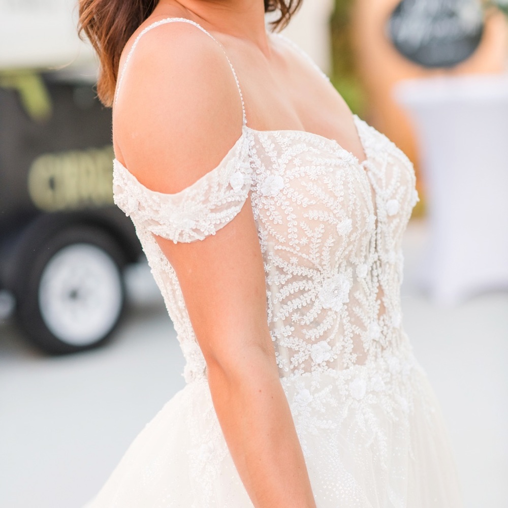 Exclusive Unaltered Dando London “Titania” Wedding Gown